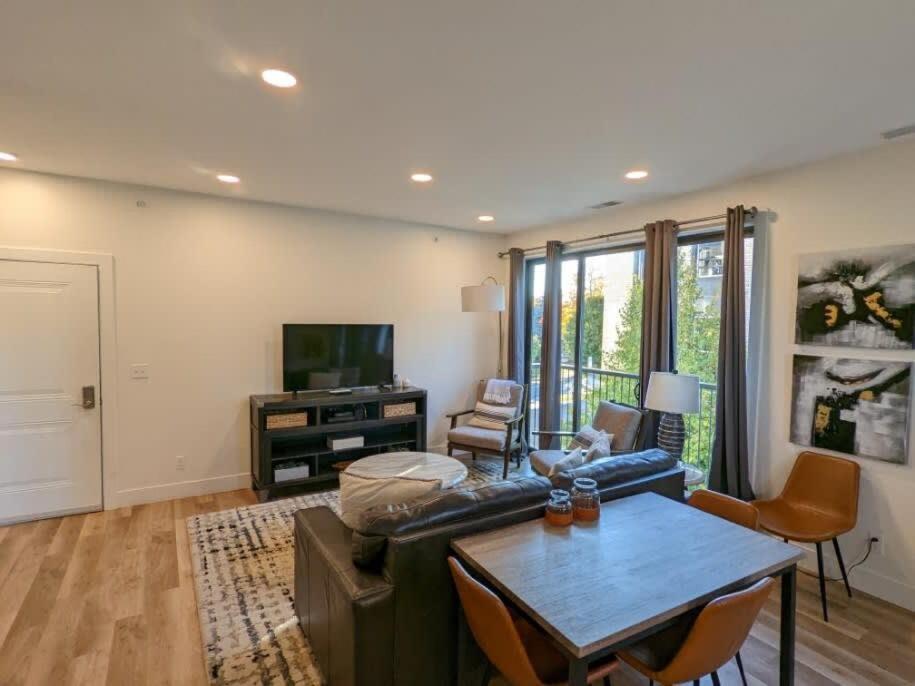 טראוורס סיטי Location Location - Capri Condo 212 מראה חיצוני תמונה