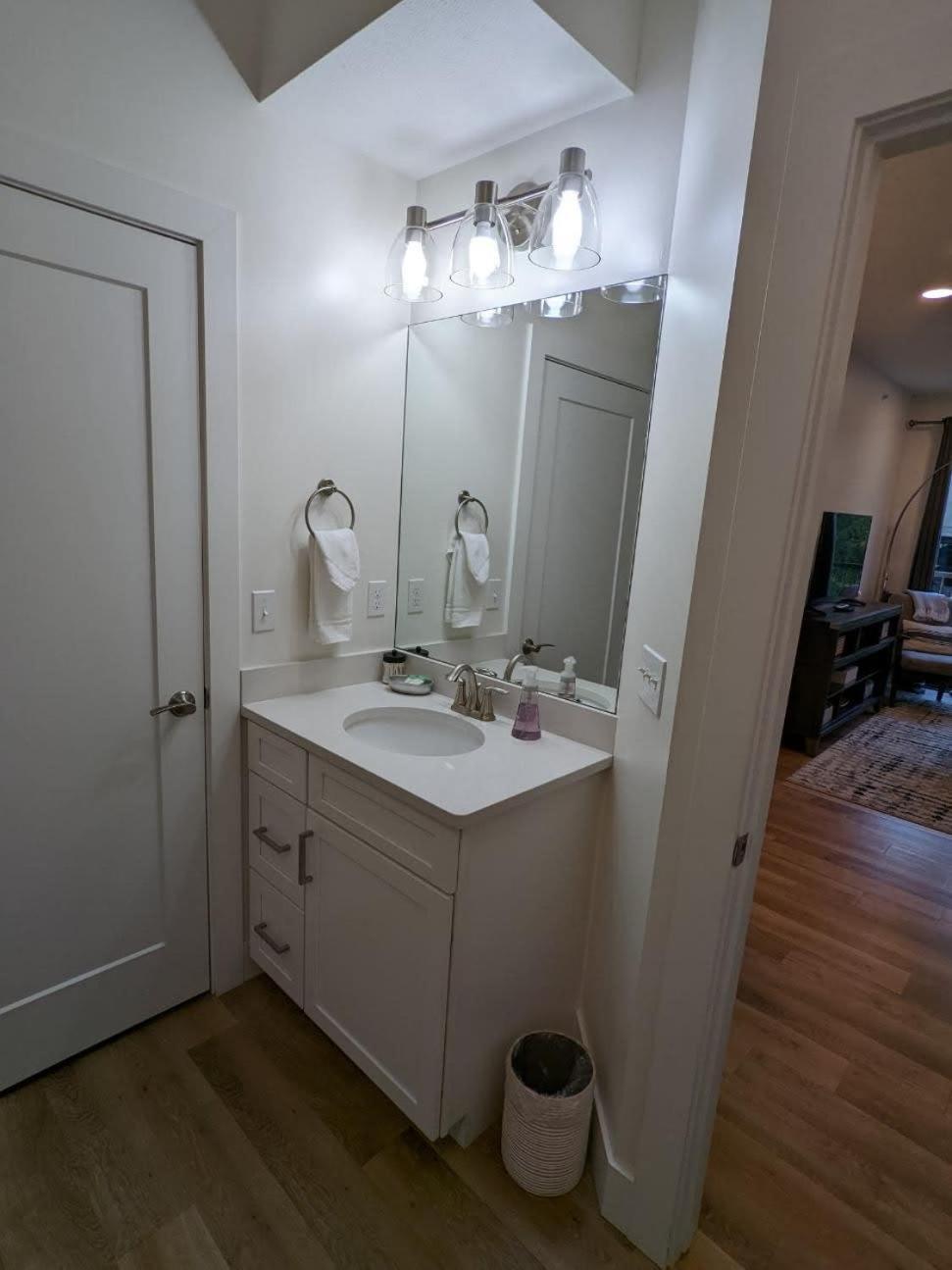 טראוורס סיטי Location Location - Capri Condo 212 מראה חיצוני תמונה