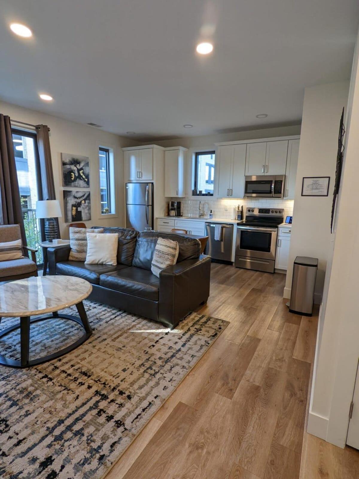 טראוורס סיטי Location Location - Capri Condo 212 מראה חיצוני תמונה